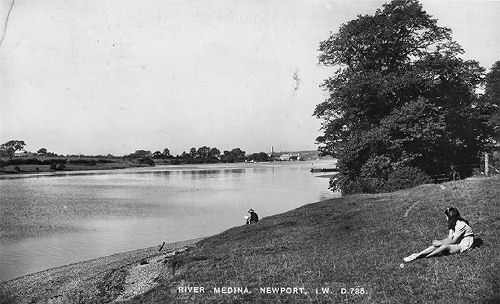 River Medina, Newport